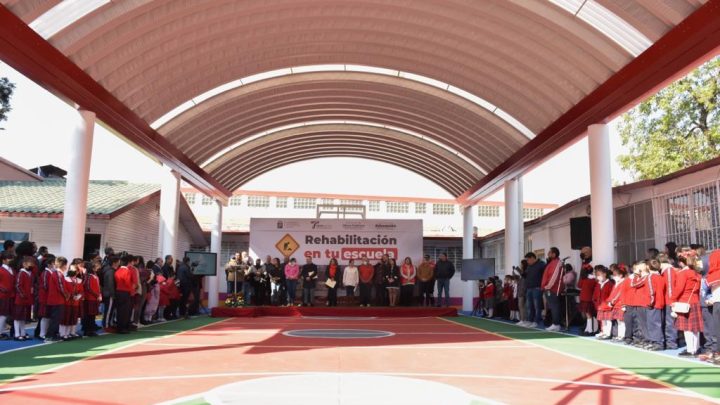 Entrega alcalde de Tlalnepantla escuelas y vialidades rehabilitadas