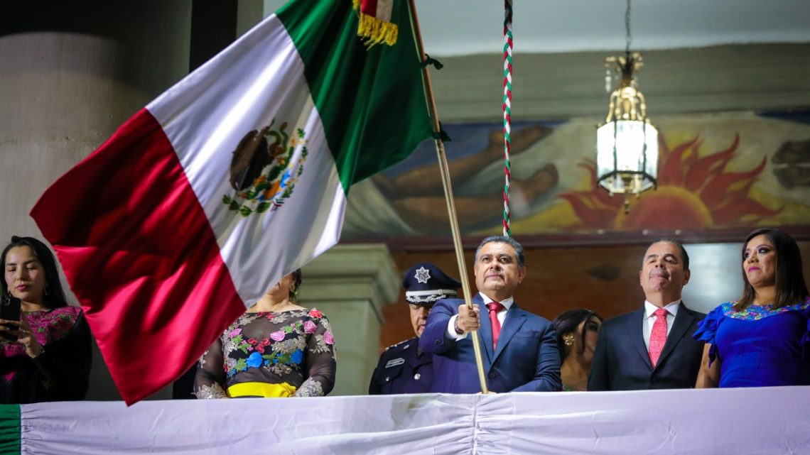 Celebran Grito de Independencia en Tlalnepantla