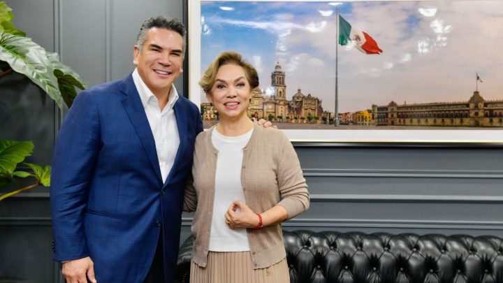 Alejandro Moreno da la bienvenida al PRI a la senadora Cecilia Sánchez García