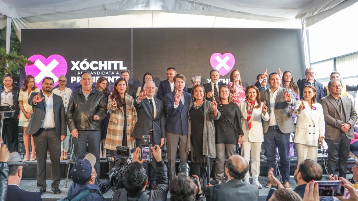 Presenta Xóchitl Gálvez a su equipo organizador de precampaña