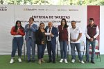 Entrega Raciel Pérez Cruz apoyos del programa de becas «Rita Cetina» en Tlalnepantla